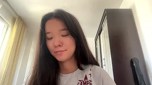 JuleCrass Chat XXX live