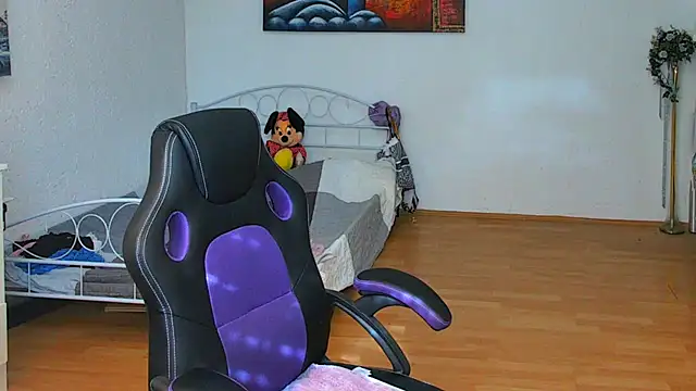 Sylly Adlı Modelin Canlı XXX Sohbeti