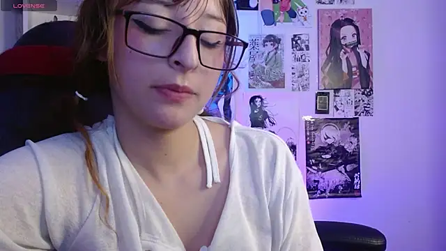 CelesteAyase Adlı Modelin Canlı XXX Sohbeti