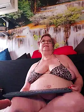 Czat XXX na żywo – QueenPammy1