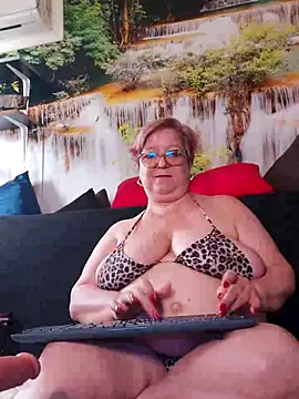 QueenPammy1's Live XXX Chat