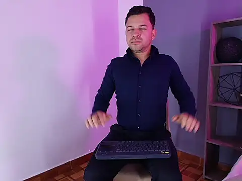 Hey_Noaah live XXX chat