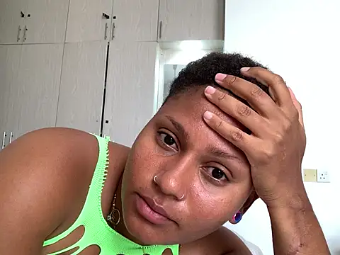 madelltheebony লাইভ XXX চ্যাট