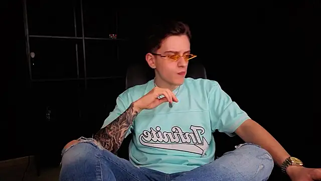 FelixStarkk 라이브 XXX 채팅