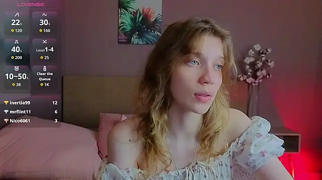Онлайн чат XXX Emily_Cartex