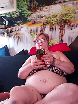 QueenPammy1's Live XXX Chat