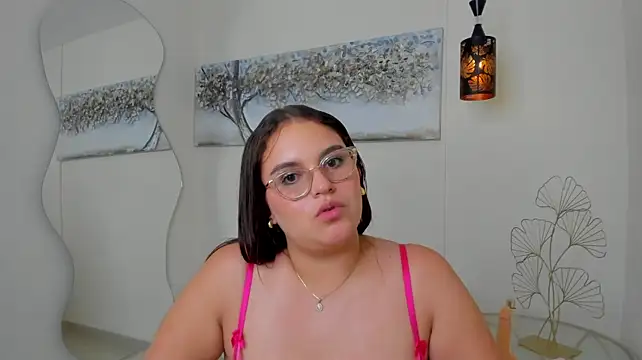 Amelissecarpis' Live XXX Chat