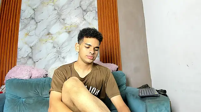 ROMMIE_HOT1 Pertunjukan Webcam
