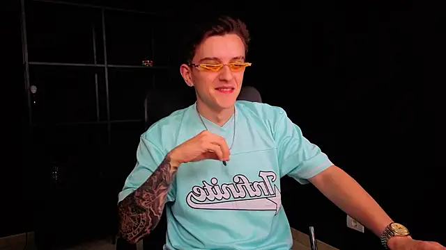 Онлайн чат XXX FelixStarkk