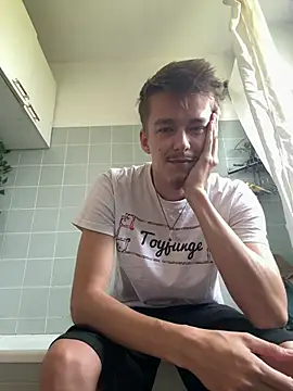 Chatroom XXX en direct de Toyjungee
