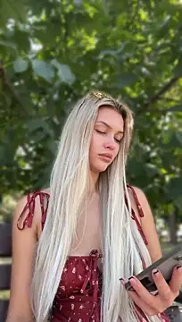 צ'אט XXX בשידור חי של KikiWatson