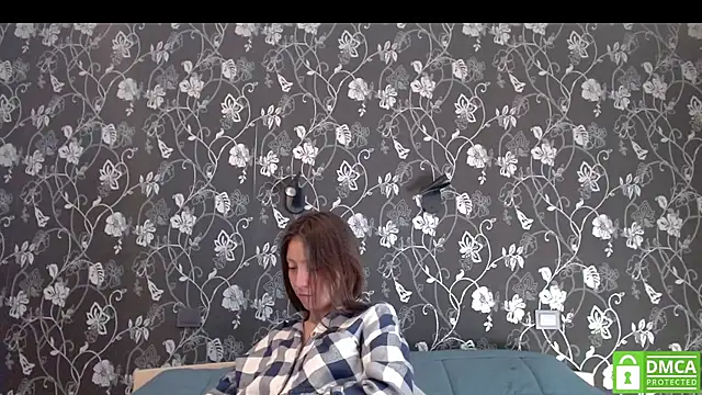 Sophi_Cute Adlı Modelin Canlı XXX Sohbeti