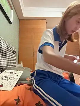 yangyang520-18girl Webcam-Show