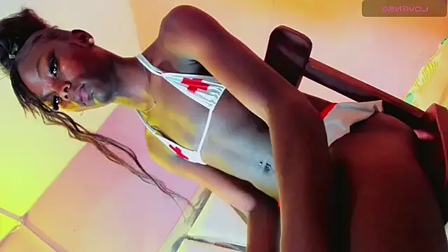 Hilary_tsx's Live XXX Chat
