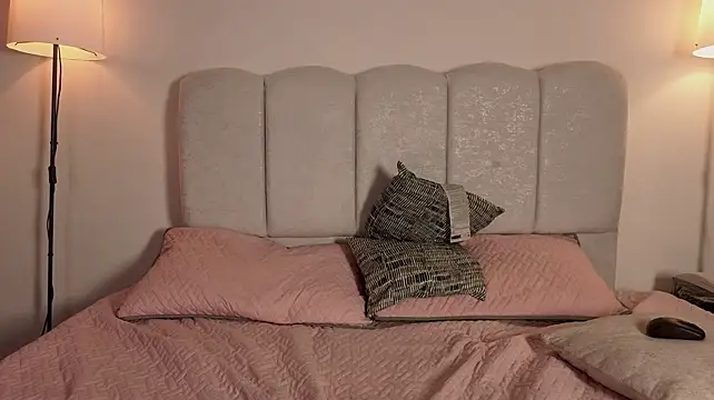 Katt_Moonn's Live Chat Room