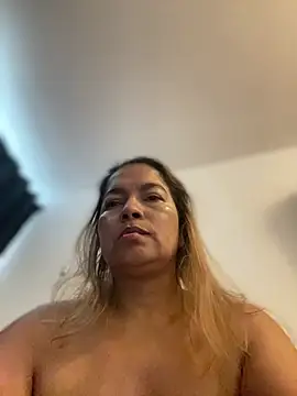 Jlo_69 – Naživo XXX chat