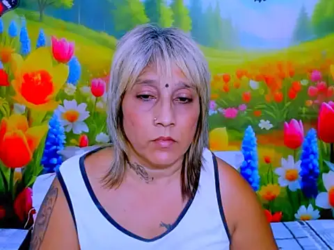 Chat +18 de indianroxy ao vivo