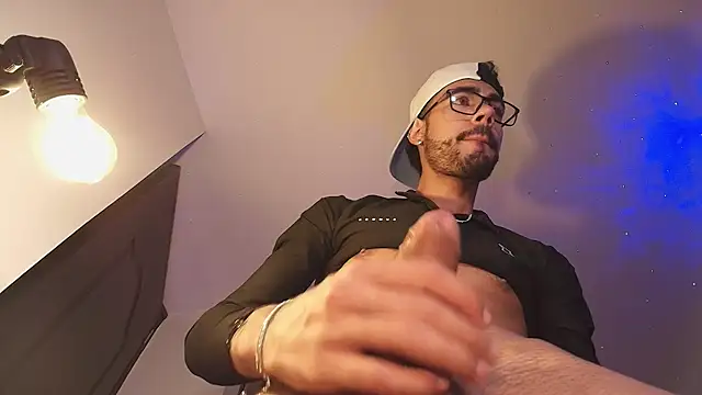 Вебкам-шоу tiagorobles
