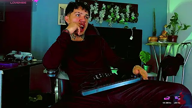 HannibalLester Live XXX-Chat