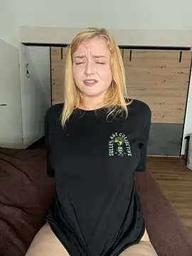 Chat +18 de CherryyCheeks ao vivo