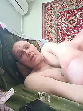 Holes_Fucker Show in webcam