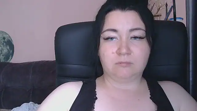 XXX chat uživo modela Medjik_lool