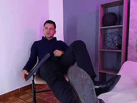 Chat +18 de Hey_Noaah ao vivo