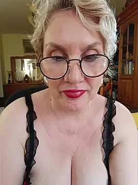 BrividoFelino Chat XXX live