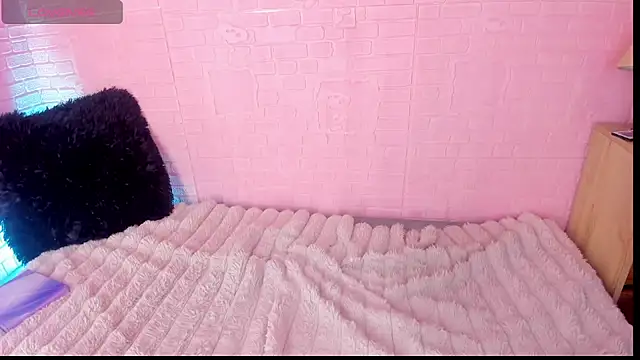 mpeachvelvet's Live XXX Chat