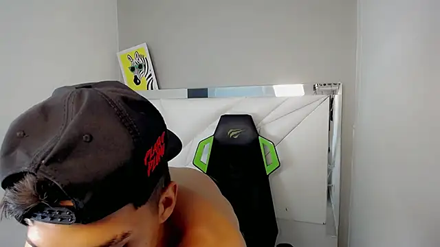 Chat +18 de RyanFlirty ao vivo