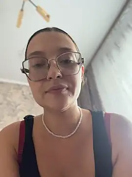 LunaMood live XXX chat