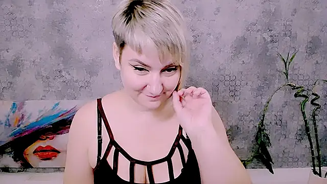 Djullia Chat XXX in diretta