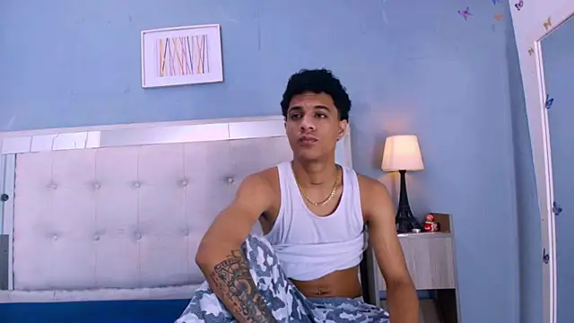 _Thiago12 élő XXX-chatje
