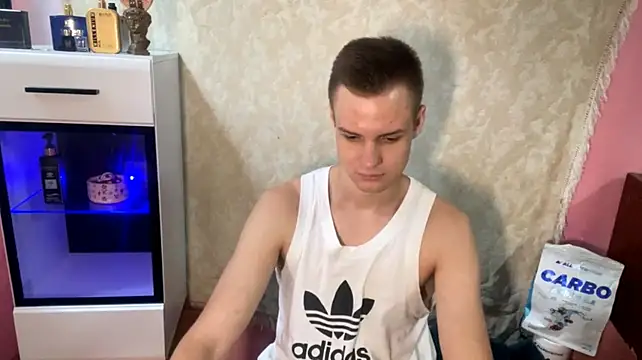 Show modela BigBabyMax na web-kameri