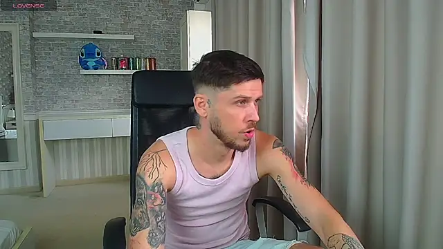 JonahShaw Webcam show