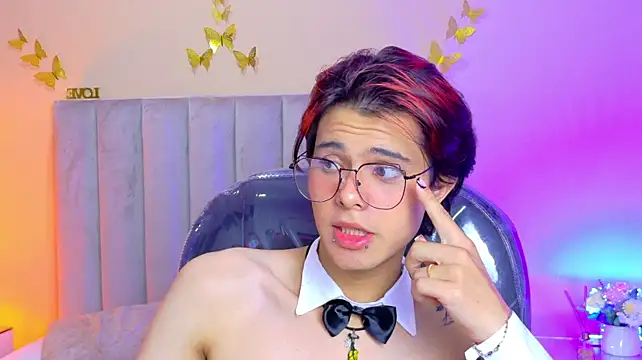 Derek_Sinn Adlı Modelin Canlı XXX Sohbeti