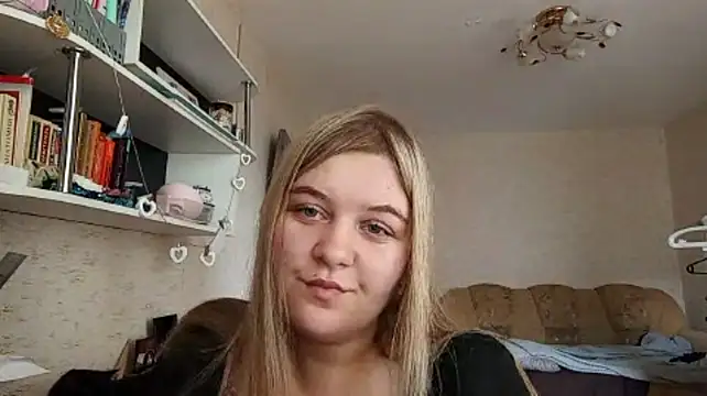 TypicalWoman Chat XXX live