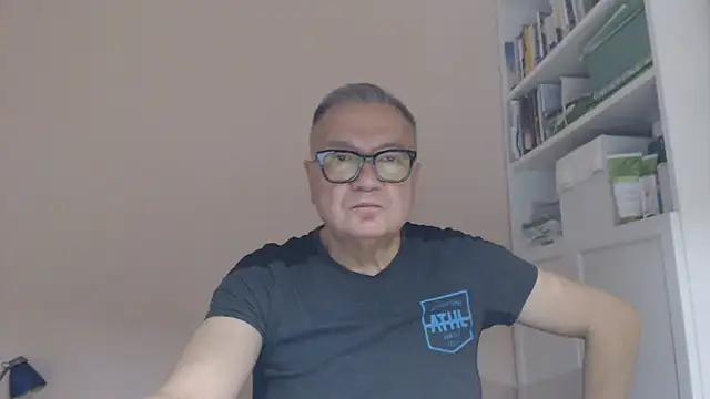 دردشة YOU6me الجنسية المباشرة