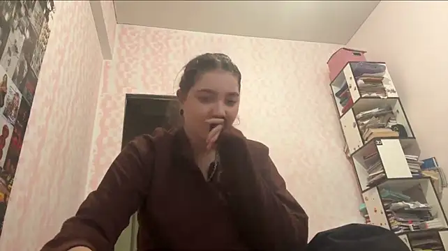 צ'אט XXX בשידור חי של JanineThielman