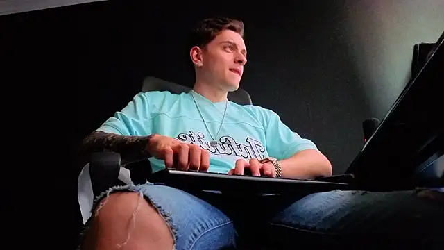 FelixStarkk Chat XXX live