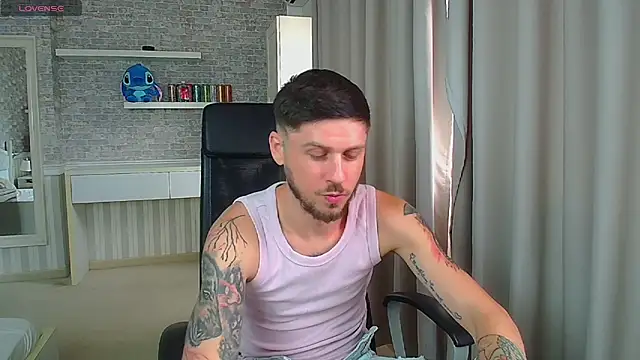 Chat XXX ao vivo de JonahShaw