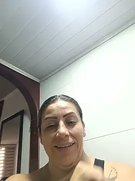 maynor_1998's Live XXX Chat
