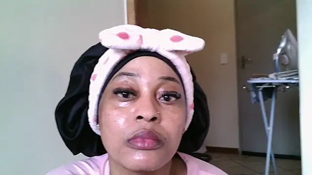 ORUOMA Live XXX-chat