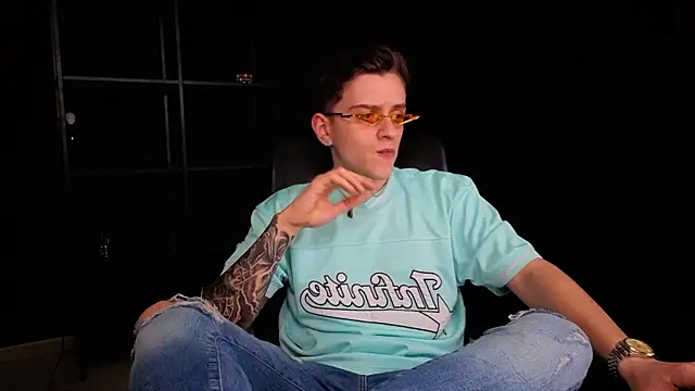FelixStarkk's Live XXX Chat