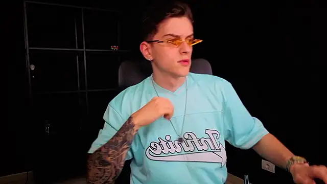 FelixStarkk – Naživo XXX chat