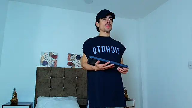 Ethan_Briggs_'s Live XXX Chat