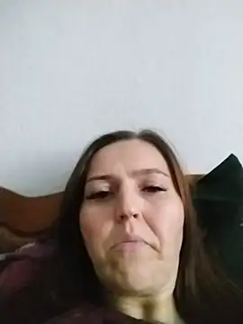 SweetyMommy77 Show in webcam