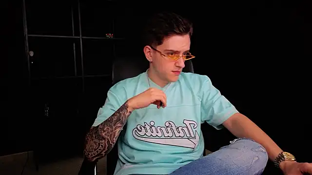 FelixStarkk 라이브 XXX 채팅