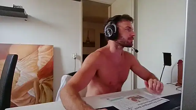 alpha-hunk's Live XXX Chat
