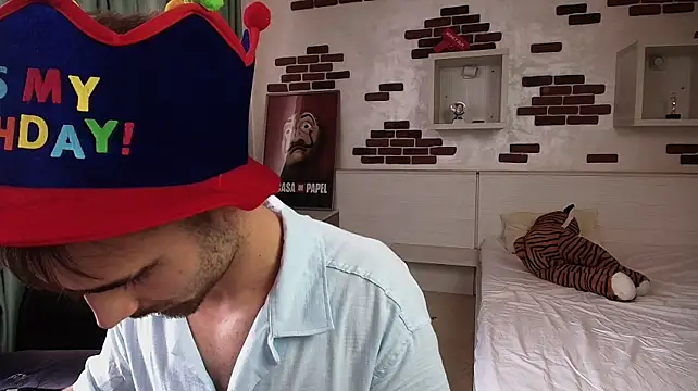 KyloEast Chat XXX in diretta